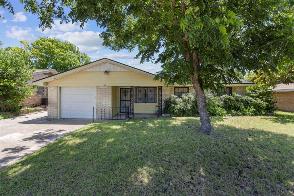 3817 Lancelot Lane - Photo 1