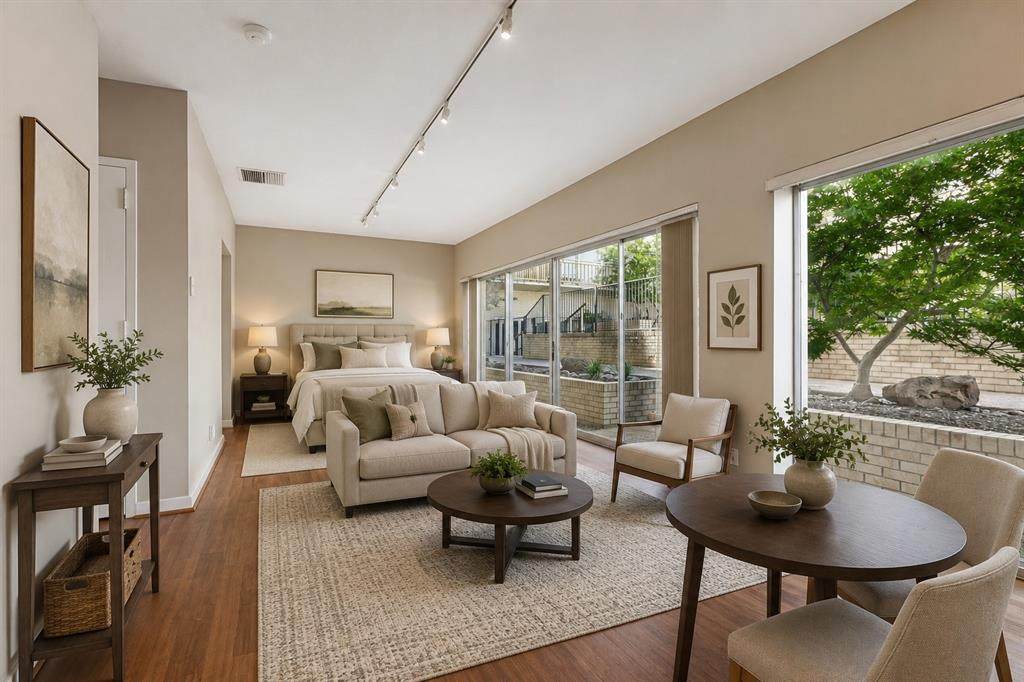 6211 Northwest Highway - Photo 1