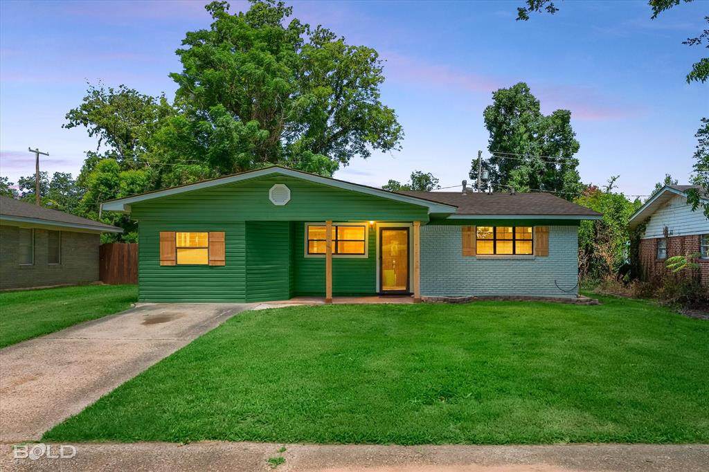 4015 Glen Street - Photo 1