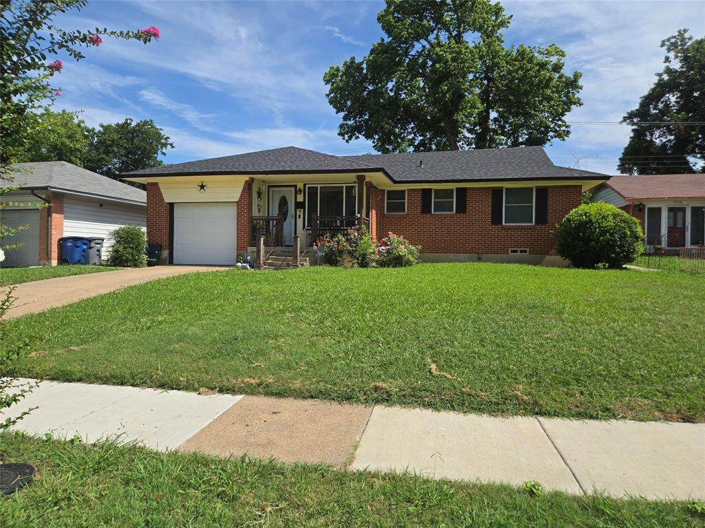 1131 Waweenoc Avenue - Photo 1
