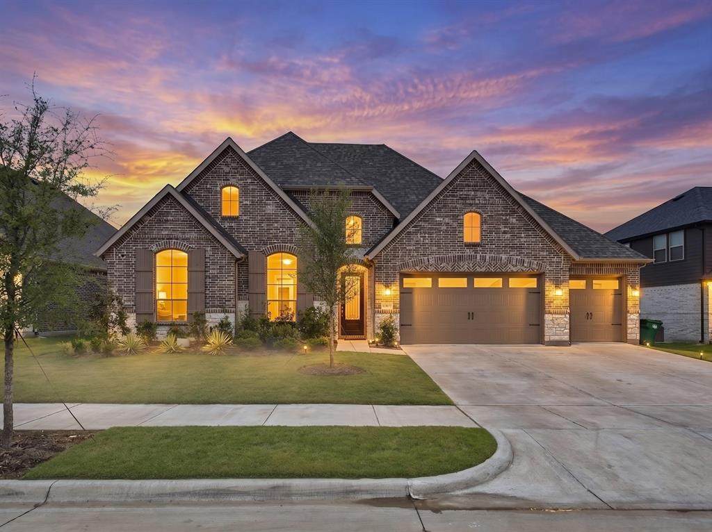 1927 Holly Oak Way - Photo 1