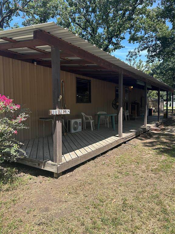 408 Private Road 7702 - Photo 1
