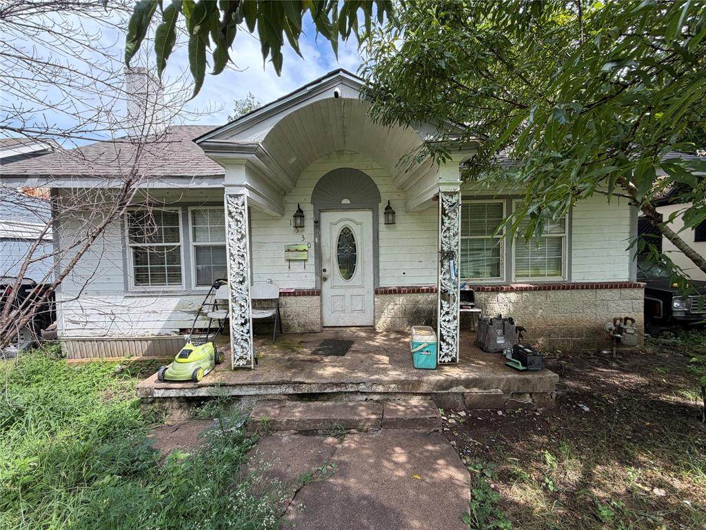 1530 Proctor Avenue - Photo 1