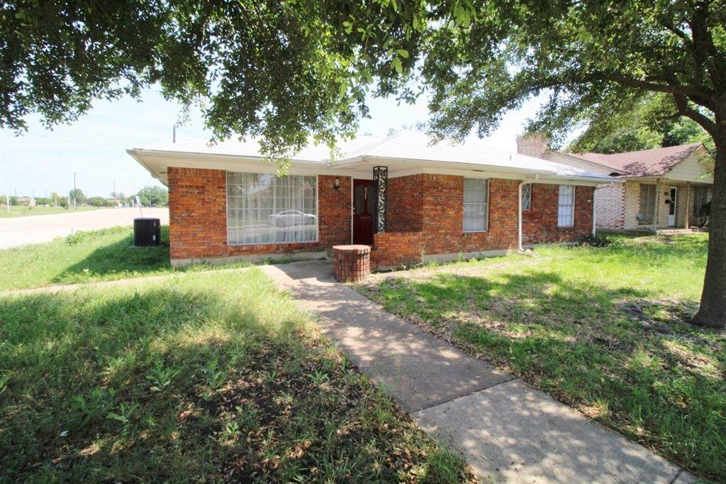 821 Rea Avenue - Photo 1