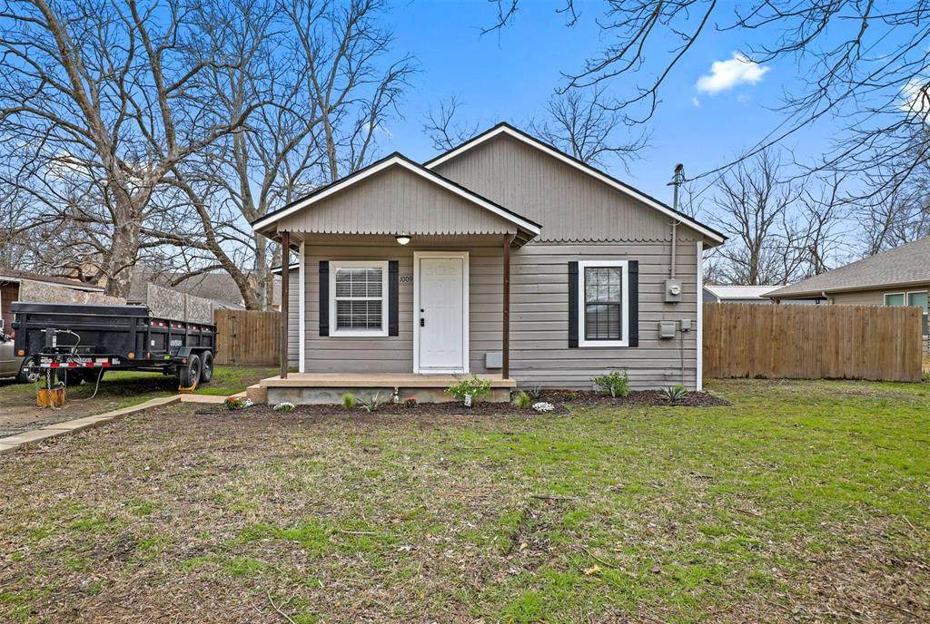 1009 Oak Street - Photo 1