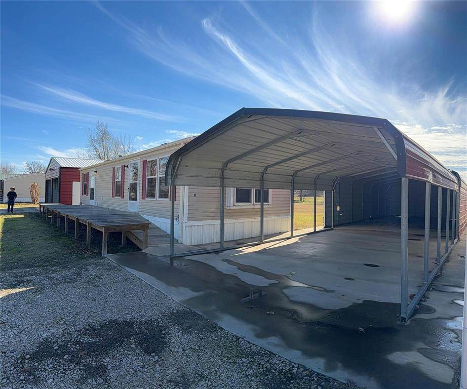 745 County Road 1895 - Photo 1