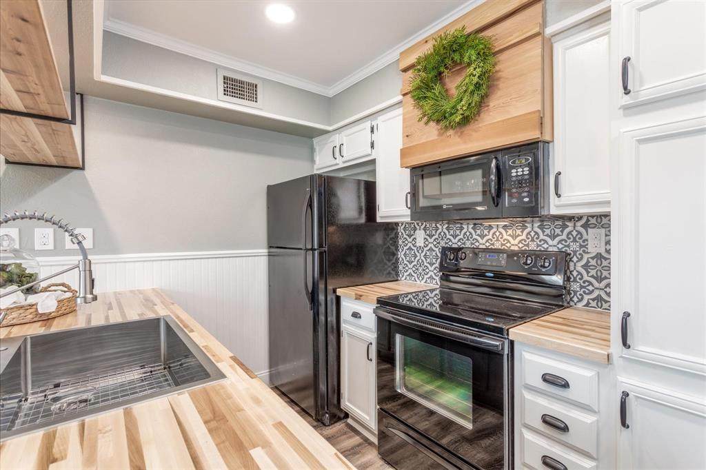 16301 Ledgemont Lane - Photo 1