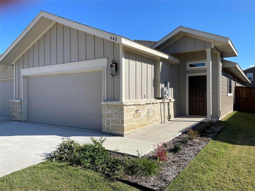 640 Blackland Drive - Photo 1