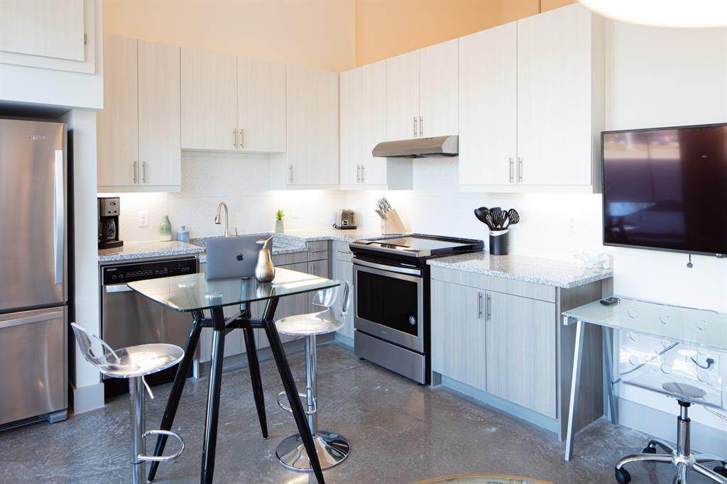 830 Zang Boulevard - Photo 1