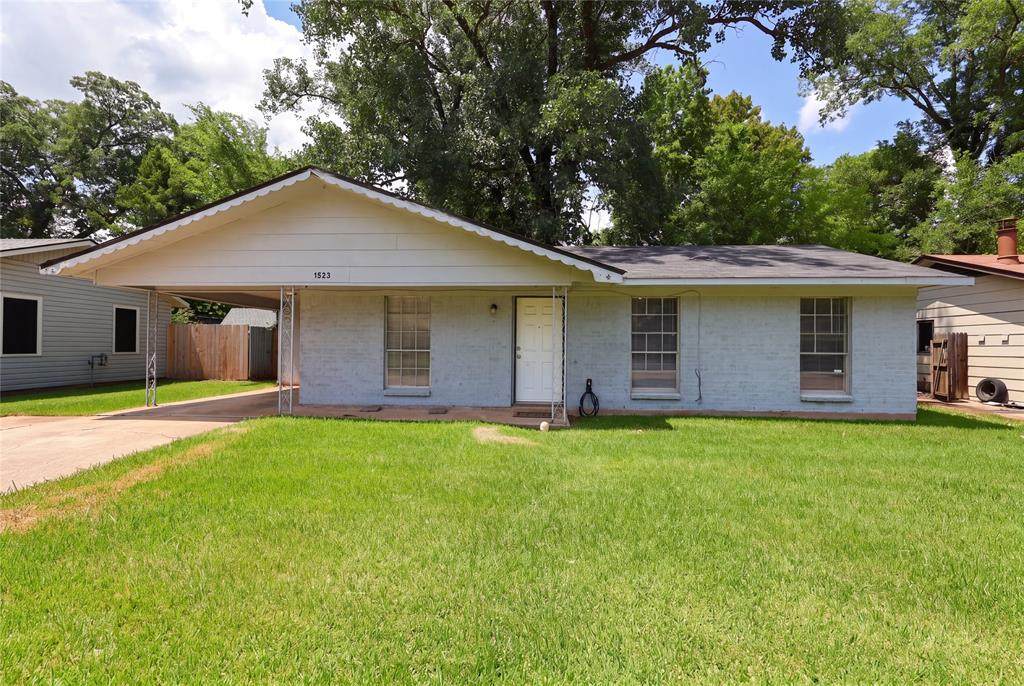 1523 Teekell Street - Photo 1