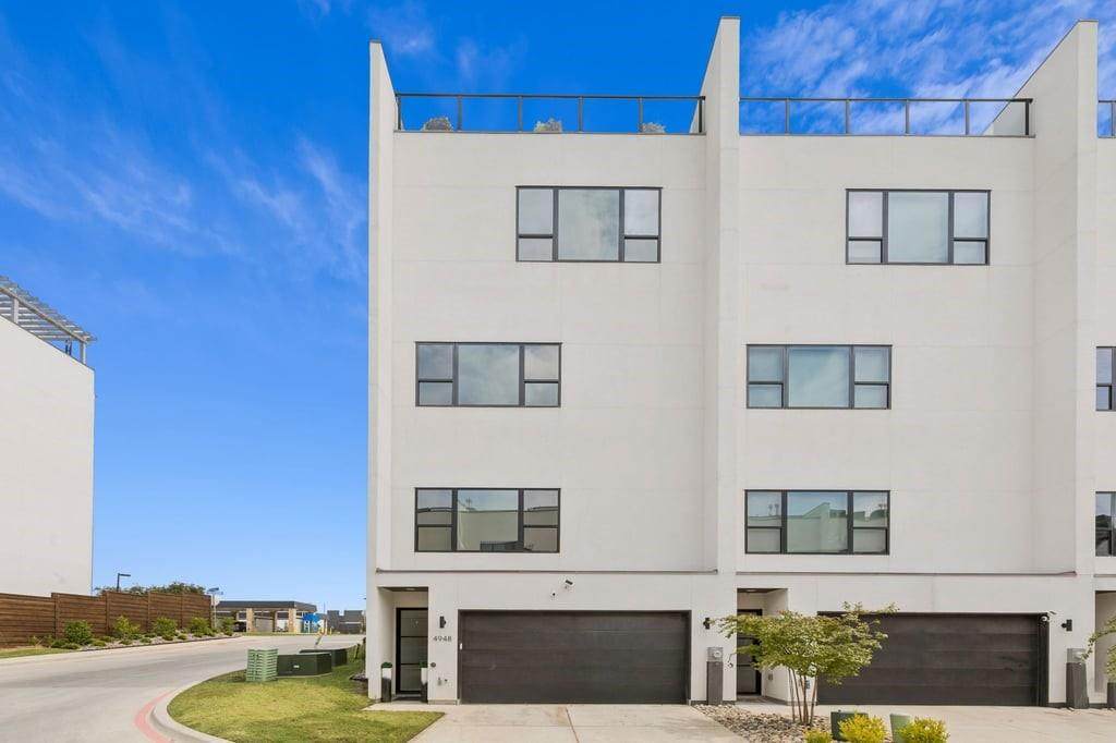 4948 Blaynes View - Photo 1