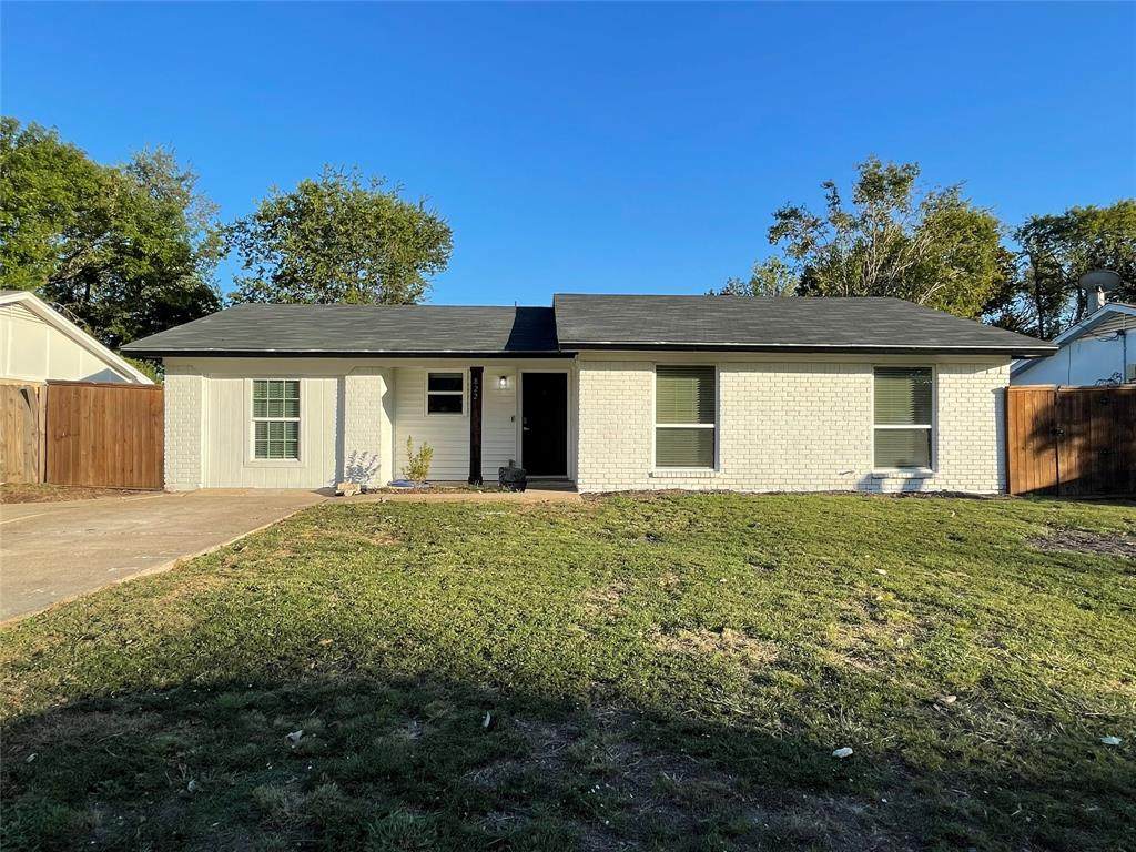 822 Johnnie Row - Photo 1