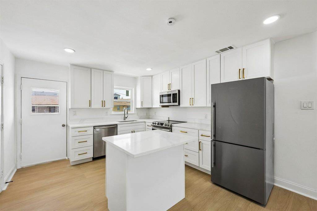 5050 Matilda Street - Photo 1