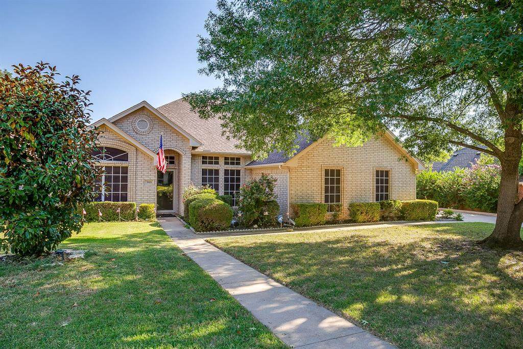 909 Overton Drive - Photo 1