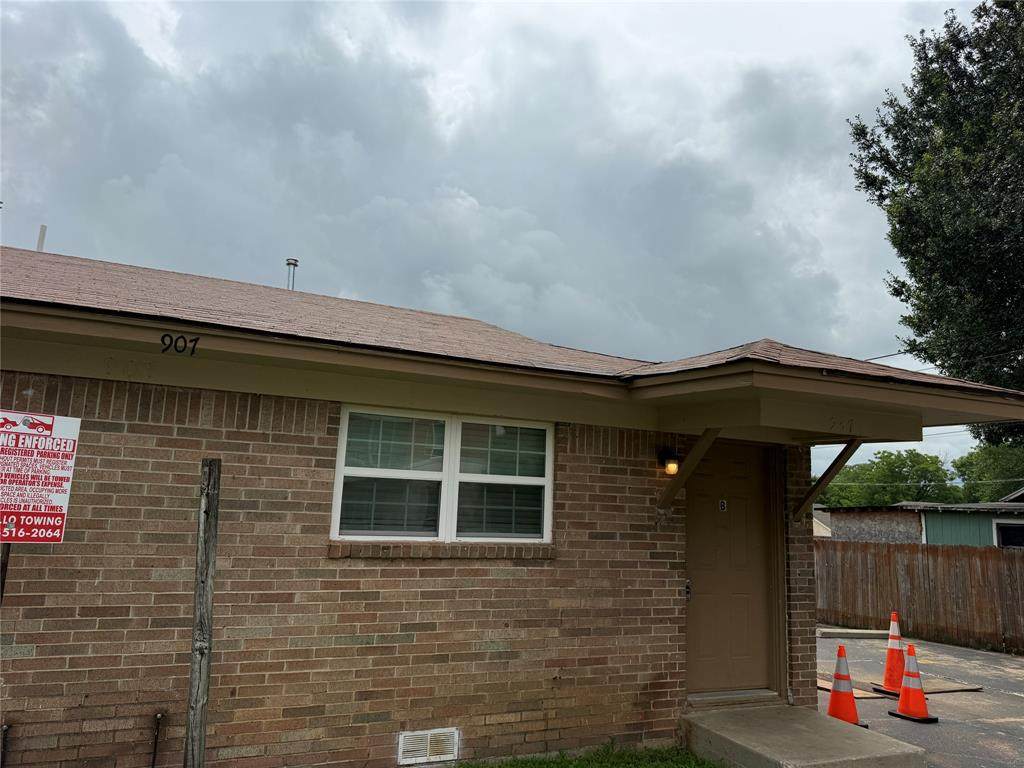 907 Mesquite Street - Photo 1