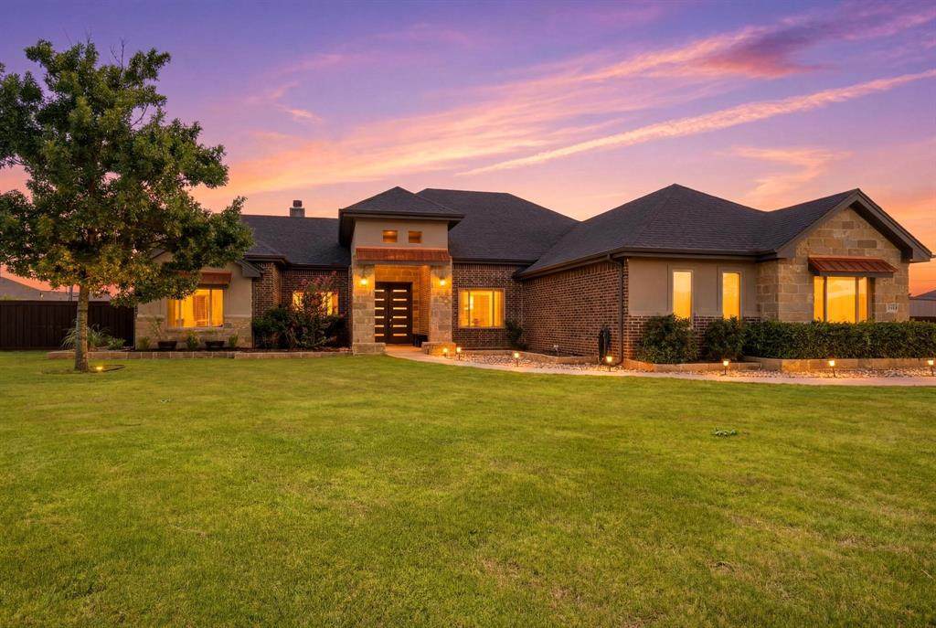 234 Alex Way - Photo 1