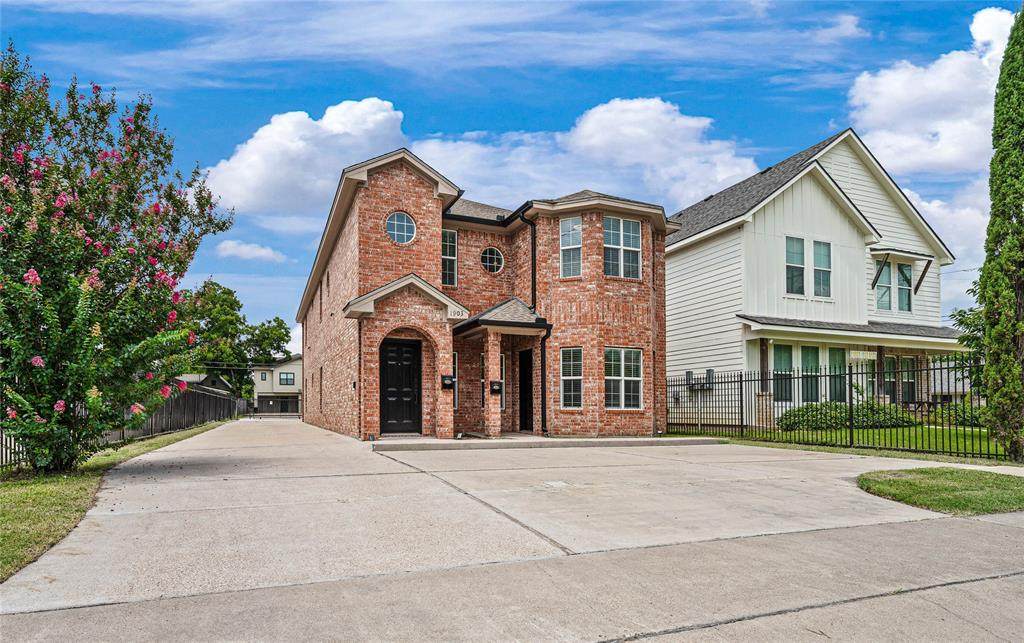 1903 11th Street - Photo 1