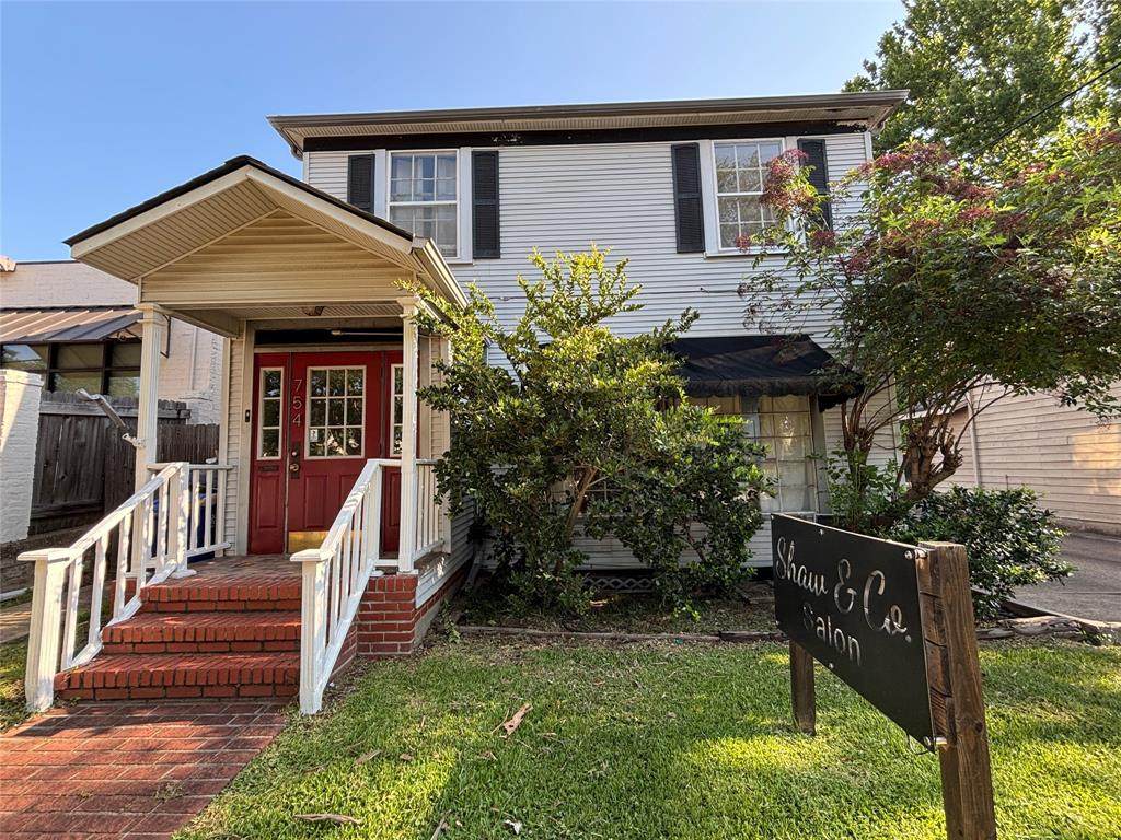 754 Dalzell Street - Photo 1