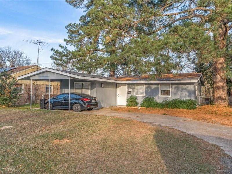 5839 Canal Boulevard - Photo 1