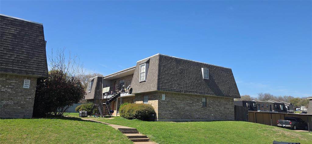 233 Vista Way - Photo 1