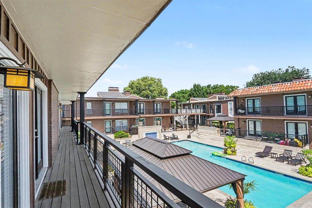 5926 Sandhurst Lane - Photo 1