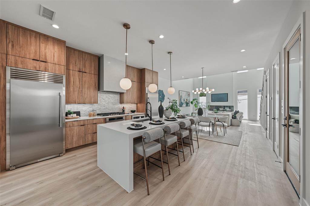 822 Duluth Street - Photo 1