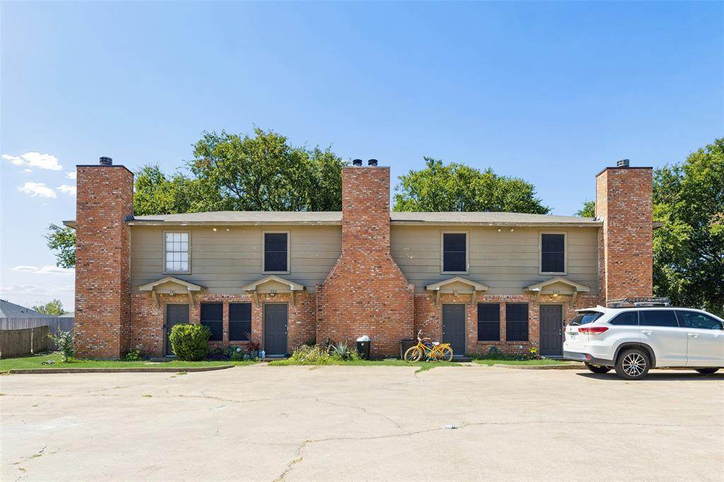 221 Cambridge Drive - Photo 1