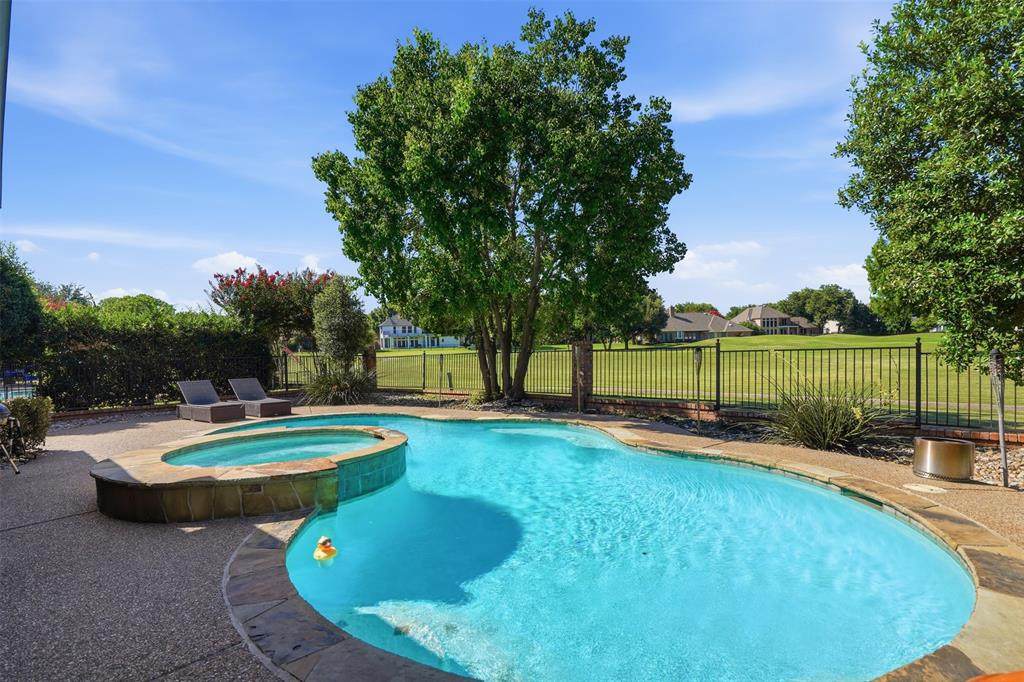 902 Riviera Drive - Photo 1