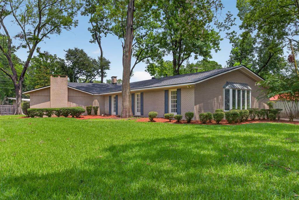324 Gilbert Circle - Photo 1
