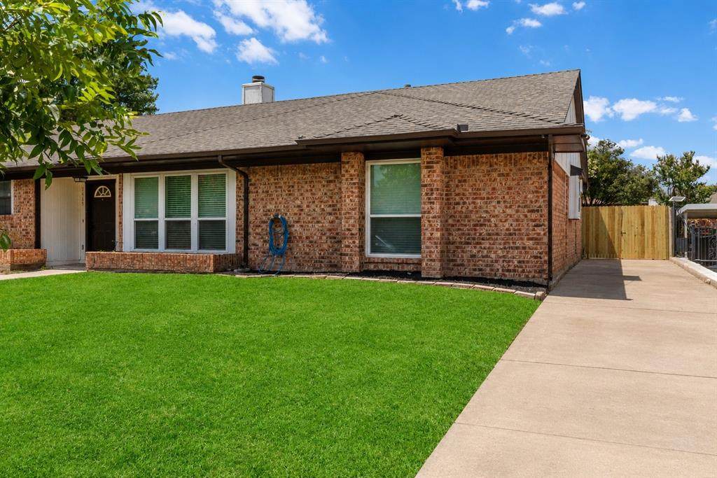 2429 Chestnut Way - Photo 1