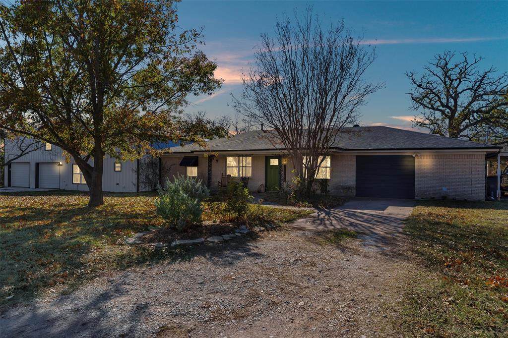 406 Oak Lane - Photo 1