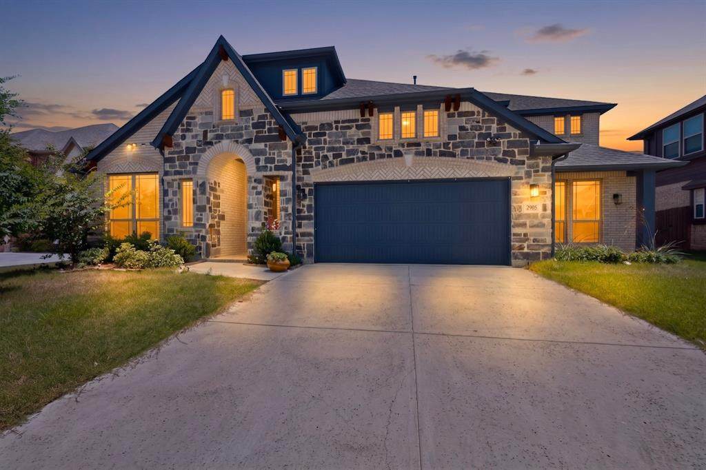 2905 Emerald Trace Drive - Photo 1