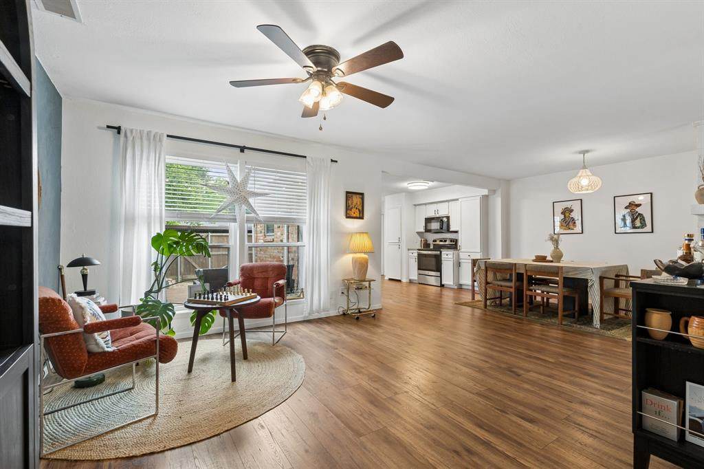 4921 Rollingwood Court - Photo 1