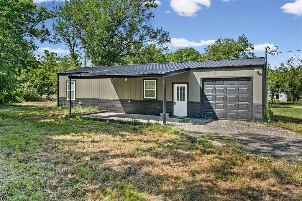 2516 Second Street - Photo 1