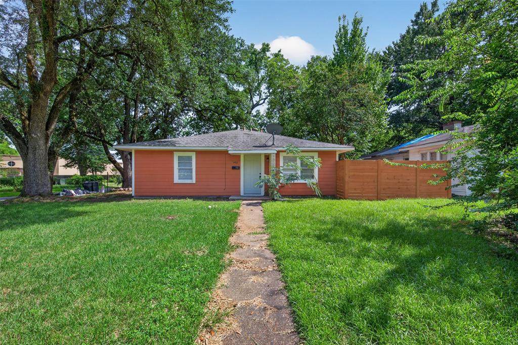 1401 Glen Oak Place - Photo 1