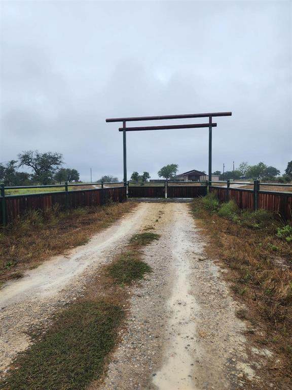 3310 Fm 573 - Photo 1