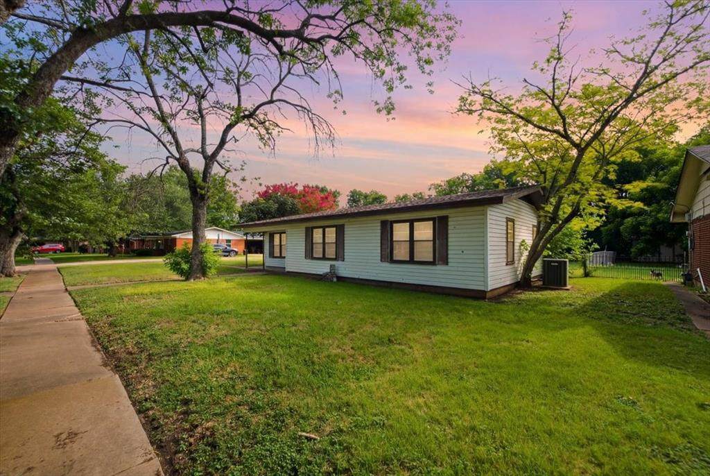 156 Bowie - Photo 1
