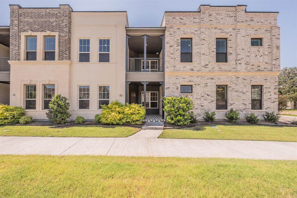 305 Sunset Lane - Photo 1