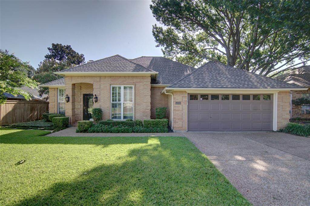 4925 Courtside Drive - Photo 1