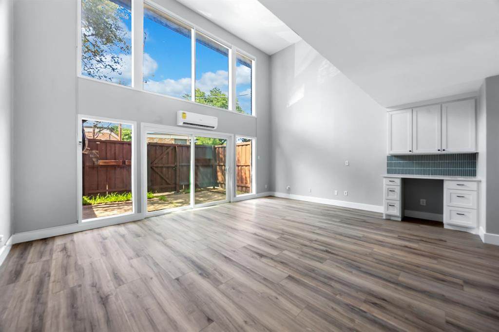 6007 University Boulevard - Photo 1