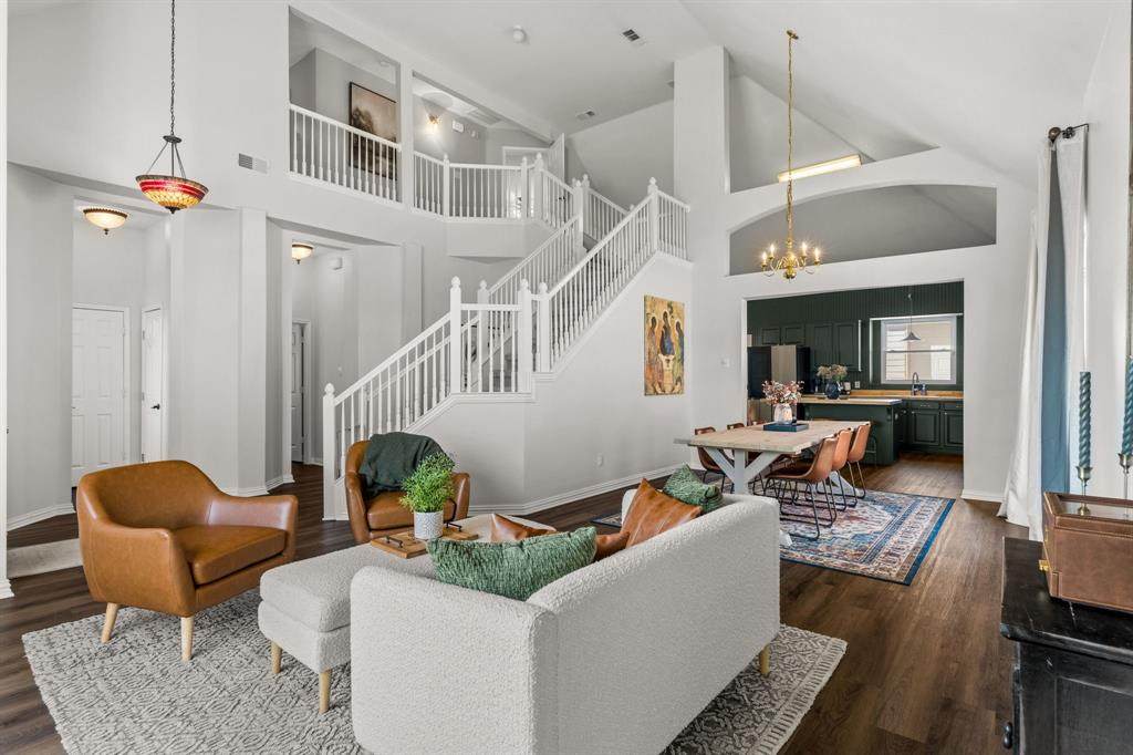 1517 Buena Vista Drive - Photo 1