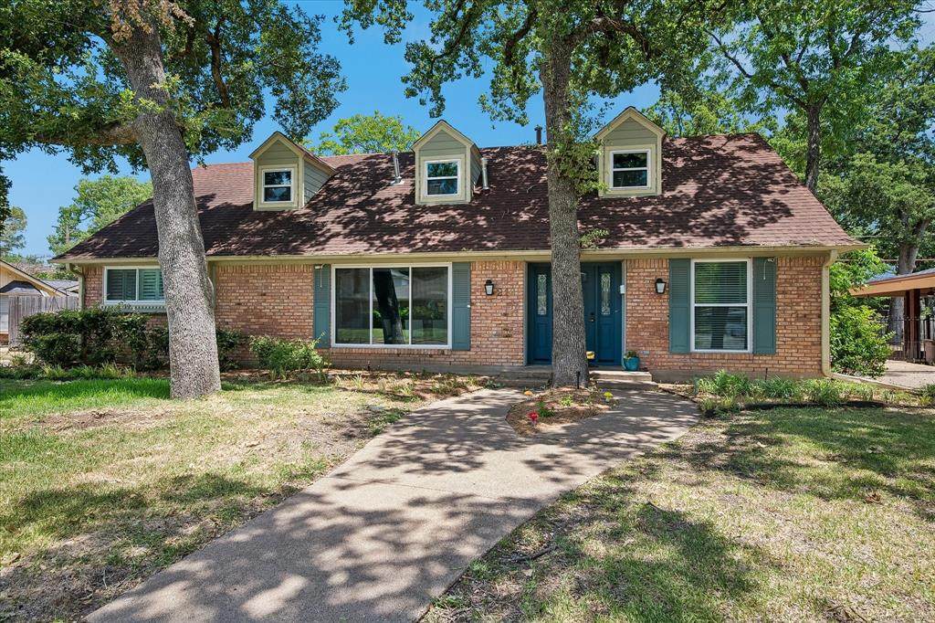 216 Huntingdon Drive - Photo 1