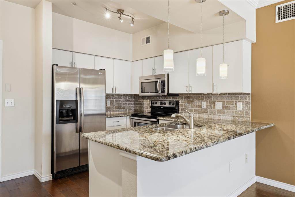 3102 Kings Road - Photo 1