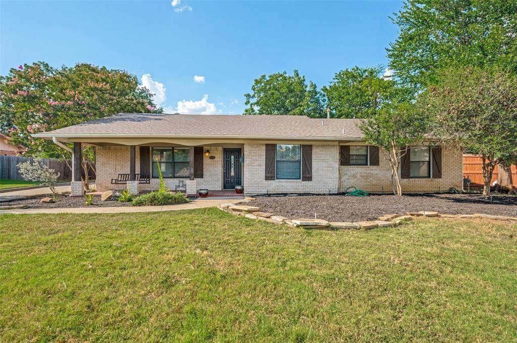 221 Linda Lane - Photo 1