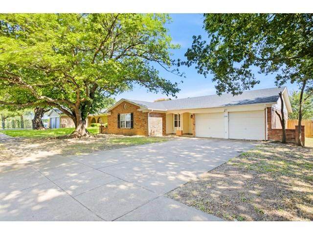 2108 Guinevere Street - Photo 1