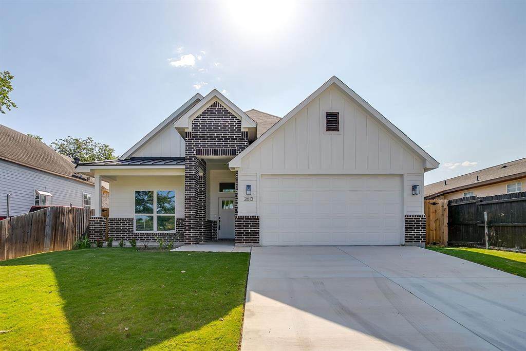 2613 Chestnut Avenue - Photo 1