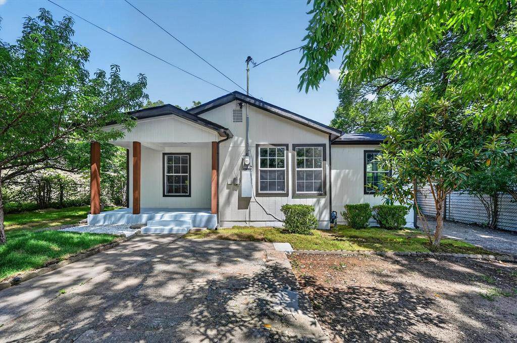 1113 Brock Street - Photo 1