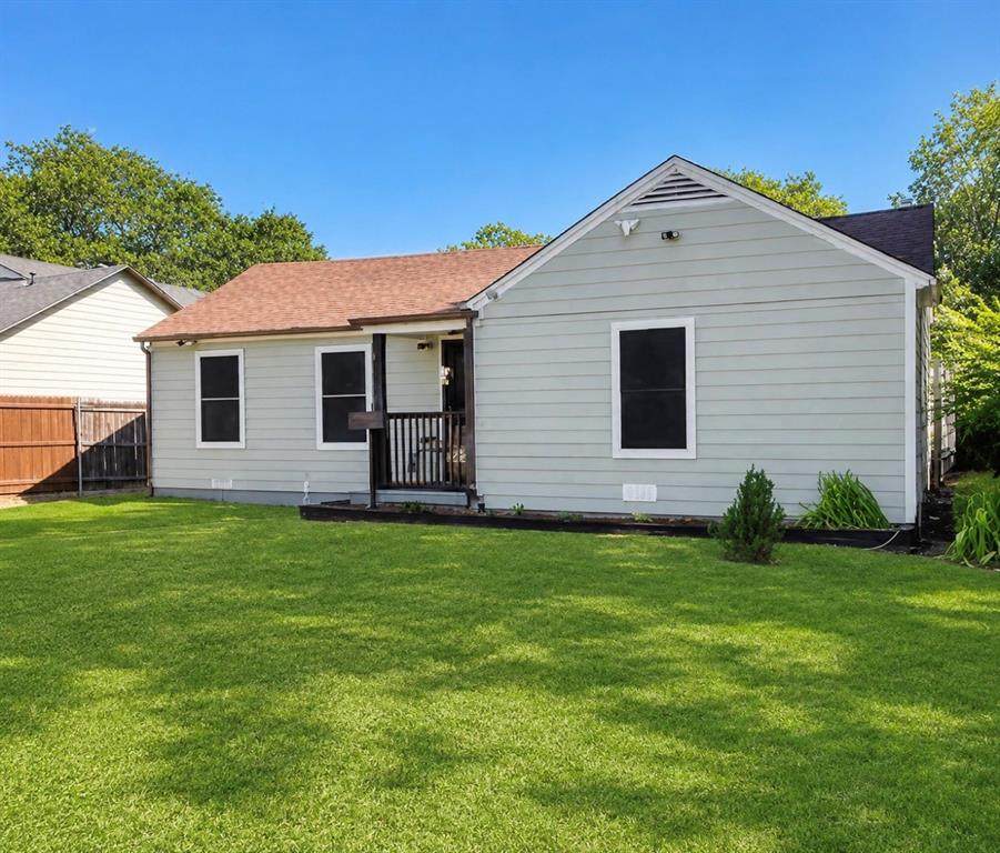 1642 Ash Street - Photo 1