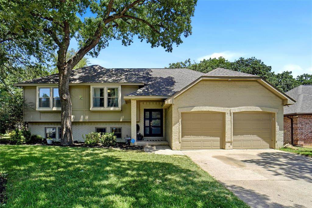 6813 Parkwood Drive - Photo 1
