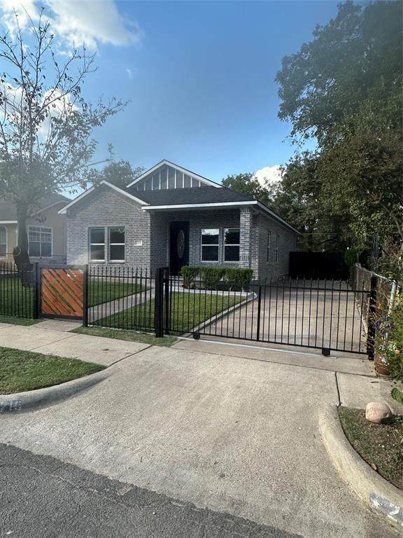 2715 Grafton Avenue - Photo 1